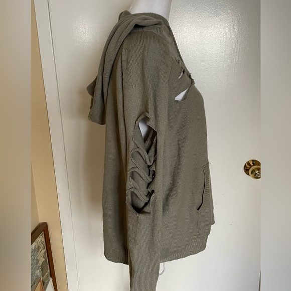 LF x Lola distress gray green sweatshirt/ hoodie NWOT - Picture 4 of 11